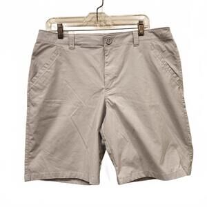 Under Armour Casual Performance Shorts - Light Gray - Perfect for Summer Men 36